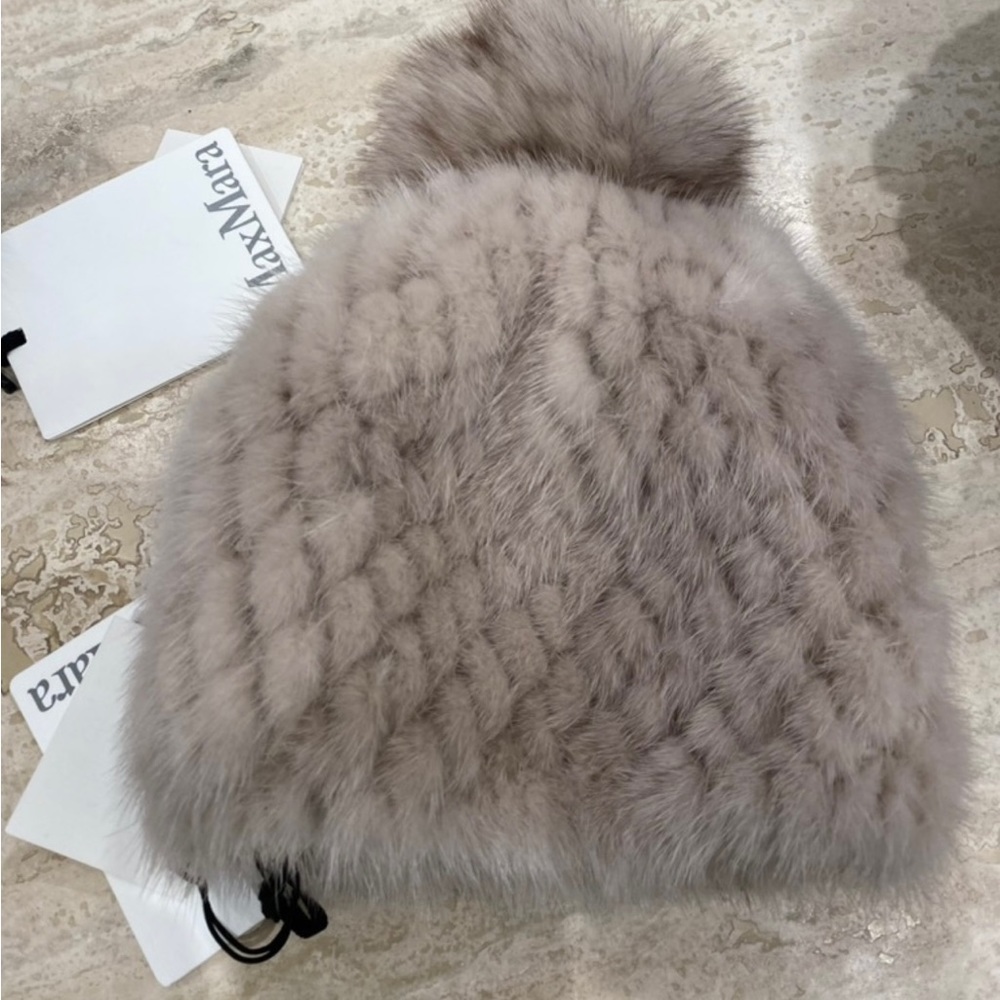 NWT MaxMara mink beanie